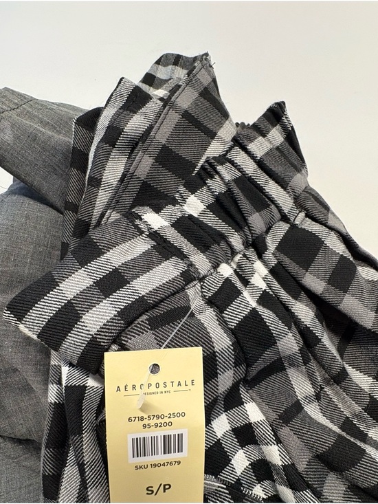 Aeropostale Black & Grey Plaid Skater Skort Size Small - Picture 4 of 8